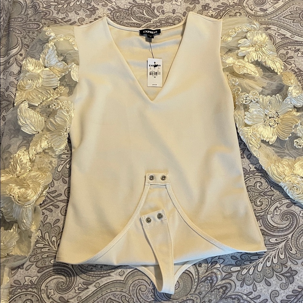 Express Ivory Bodysuit with Lace Floral Sleeves - Picture 6 of 8